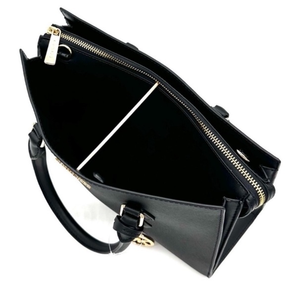 Michael Kors Sheila Medium Center Zip Satchel
Bag & Large Double Zip Wallet - Picture 5 of 16